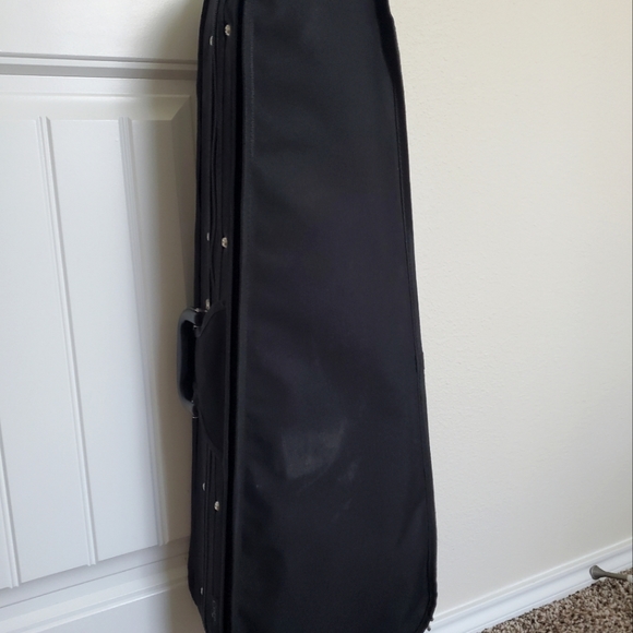 ๐ป Amati's Fine Instruments Model #100 Refurbished Violin Outfit - Picture 16 of 16